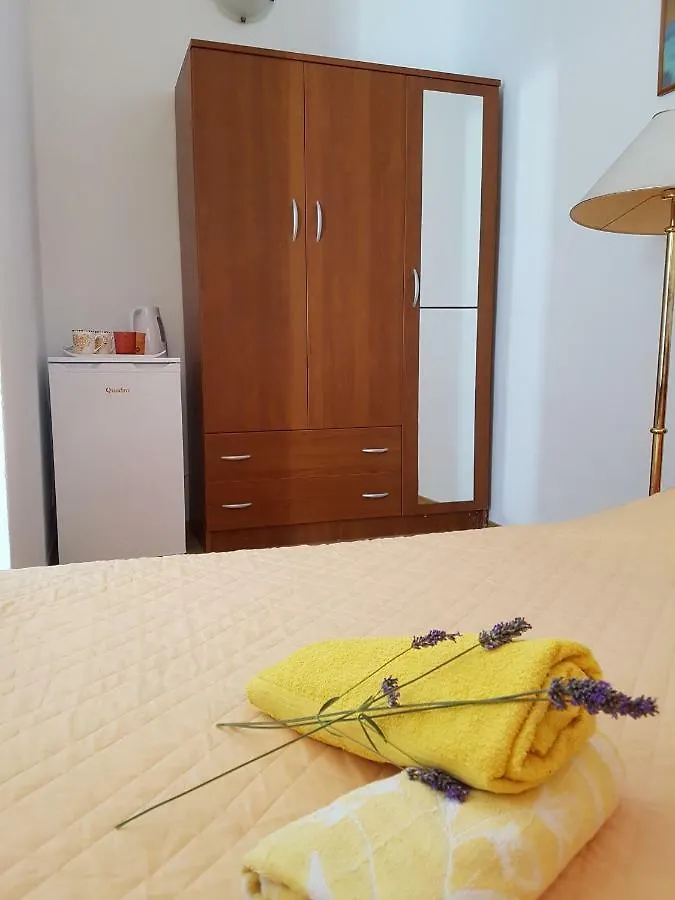 Room Cvita Trogir 3*,